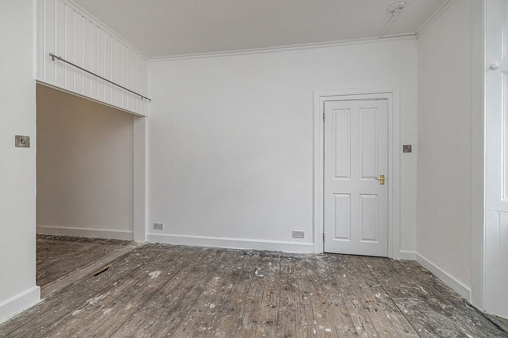 Ground Floor Flat in Guide Price £45,000 145 Scott Street, Galashiels