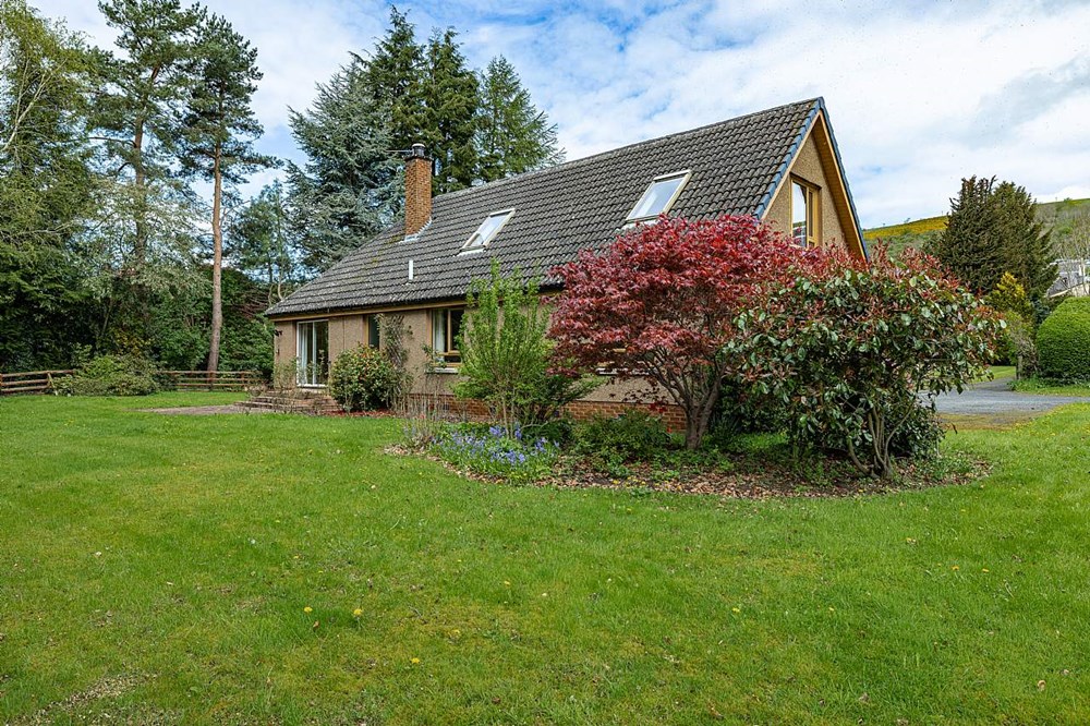 5 Bed Detached Villa in Gattonside Offers Over £550,000 Grianan