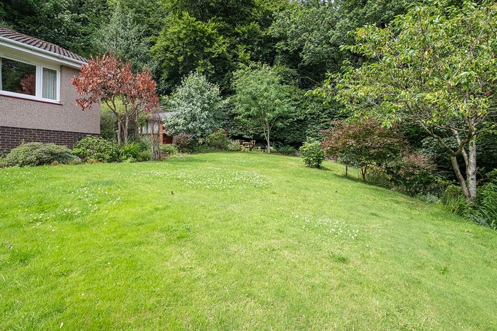 3 Bed Detached Bungalow in Offers Over £300,000 Brackenridge, 61 St