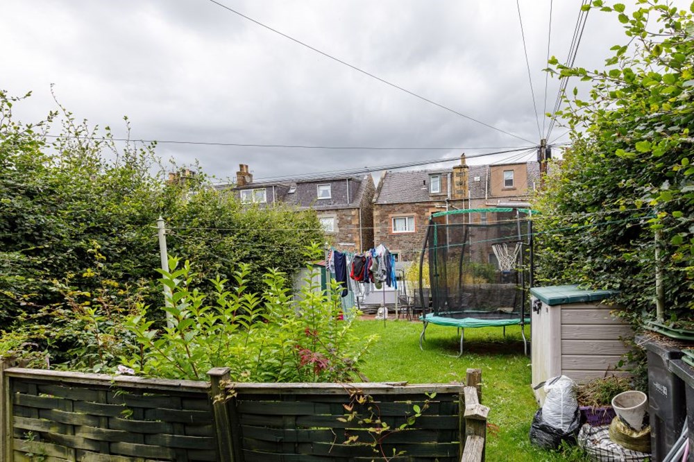 1 Bed First Floor Flat in Guide Price £65,000 244 Scott Street