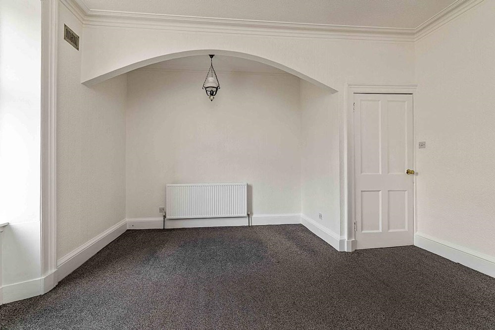 3 Bed First Floor Flat in In the Region Of £85,000 5/2, Union Street