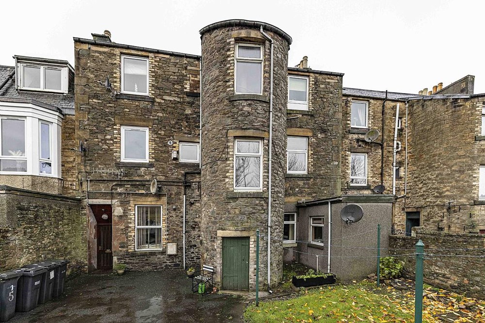 3 Bed First Floor Flat in In the Region Of £85,000 5/2, Union Street