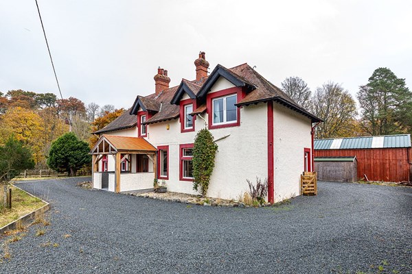 Pine Lodge Ettrick