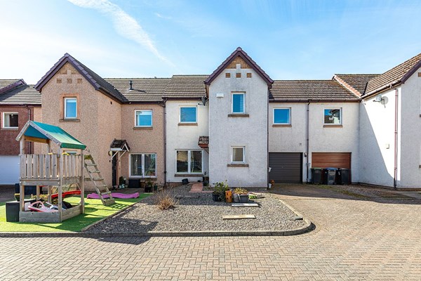4 Fairway Court