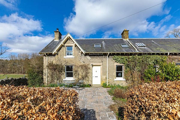 Whitehope Cottage West  Yarrow