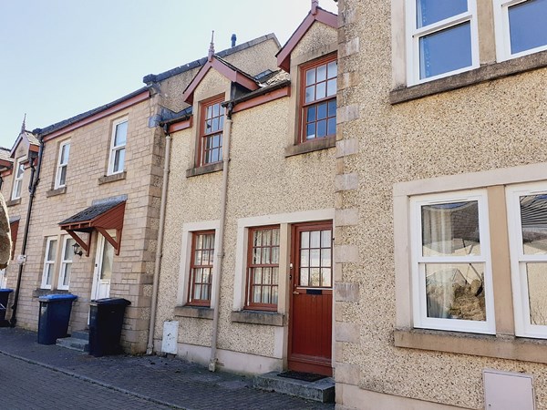 7 Ninian Bells Close High Street