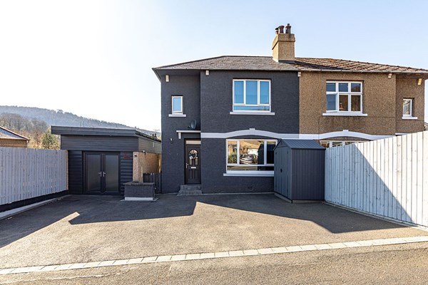26 Glenfield Crescent