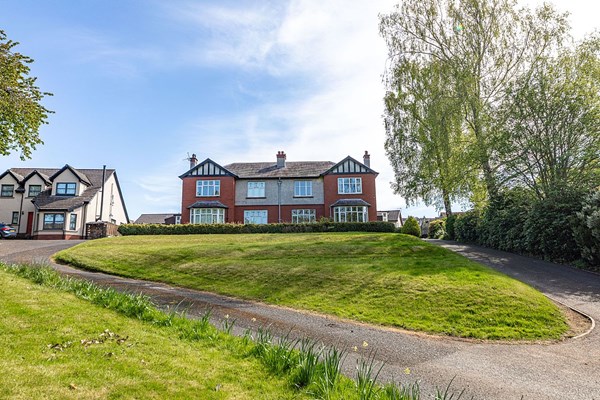 Hyndhurst Honeyfield Road