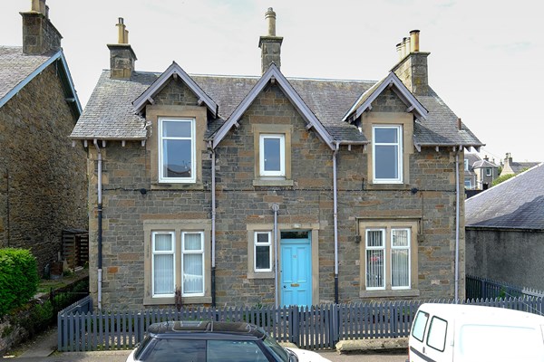 17 Raeburn Meadow