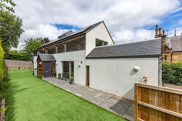 Paddock House 22 Hayward Drive