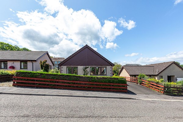 16 Shawpark Crescent