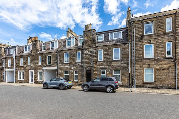 6/4 Earl Street