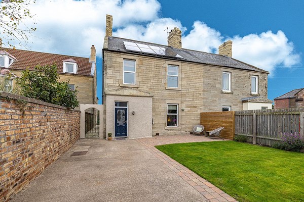 2 Scotts Buildings Main Street