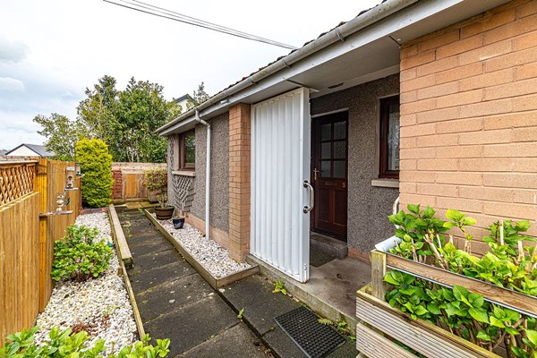 5 Bridgend Place