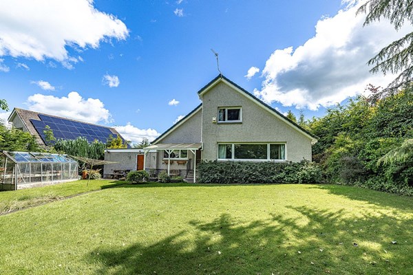 23 Pinnaclehill Park