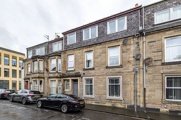 16/5 Oliver Crescent